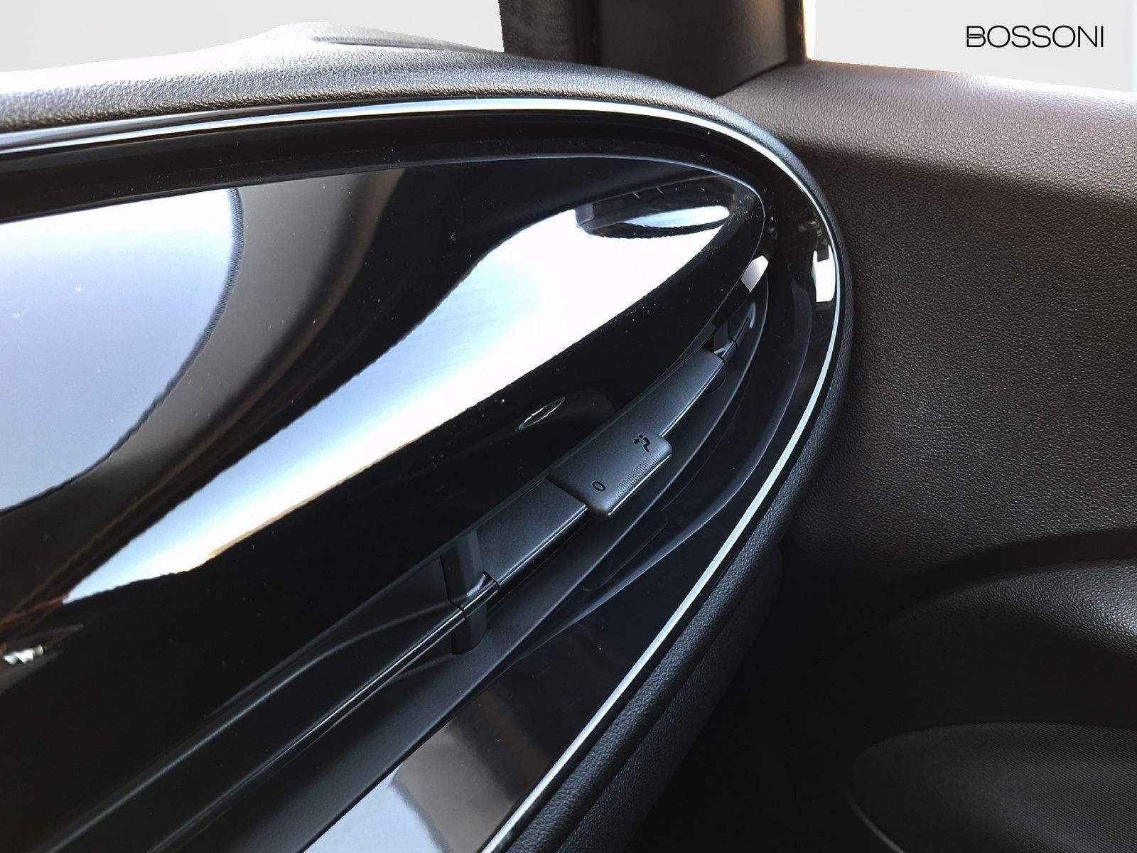 10 - Fiat 500 1.0 hybrid icon