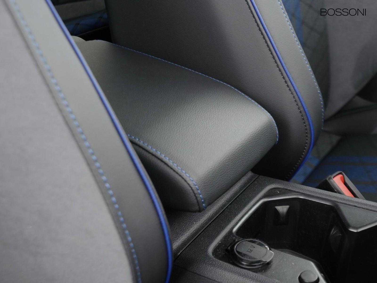 18 - Volkswagen Golf 2.0 tsi 333cv r 4motion dsg