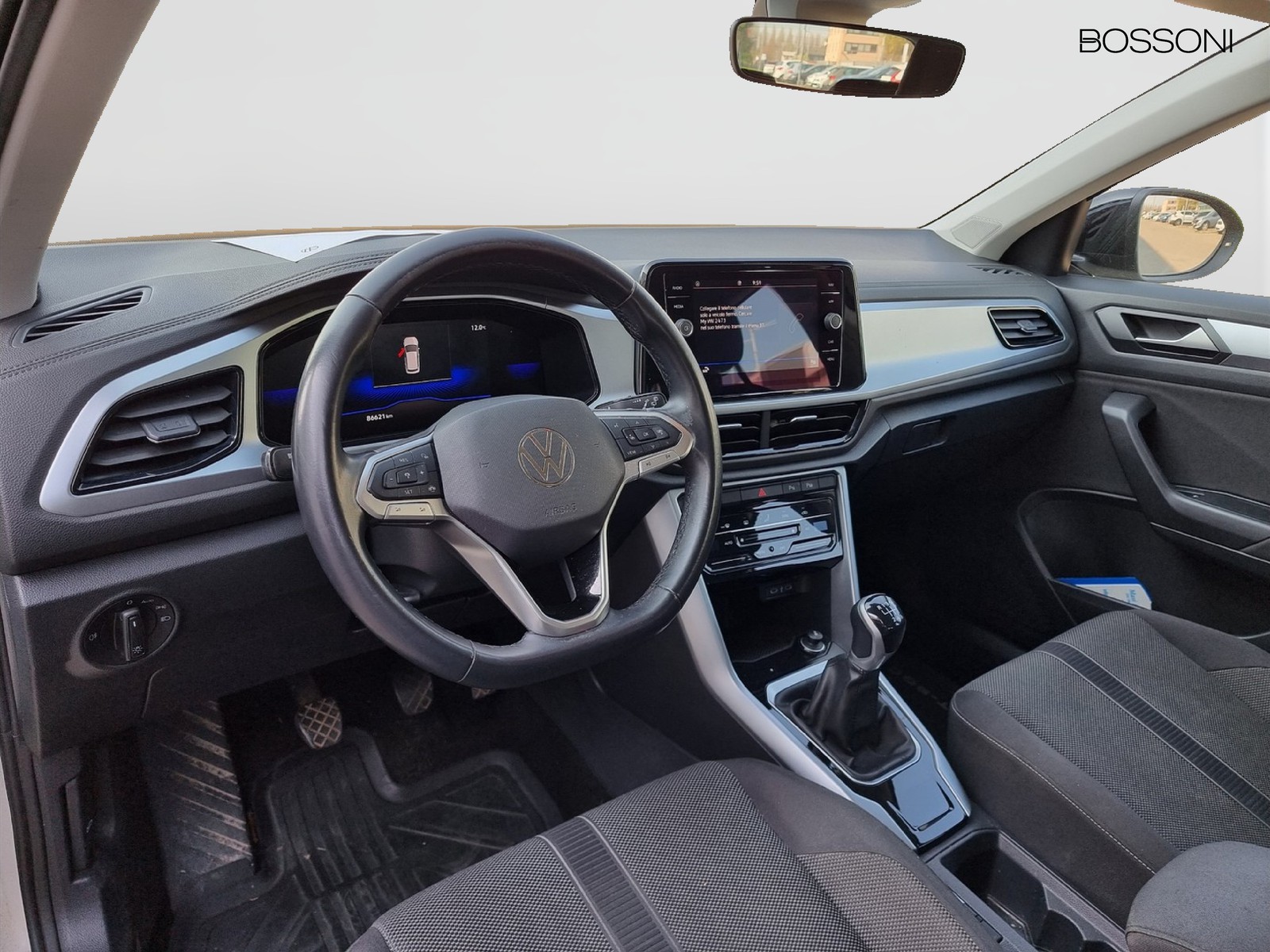 5 - Volkswagen T-Roc 1.0 tsi 110cv life