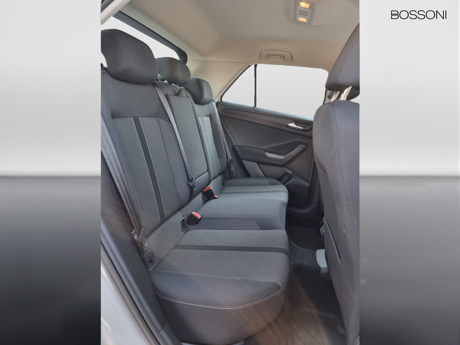 12 - Volkswagen T-Roc 1.0 tsi 110cv life