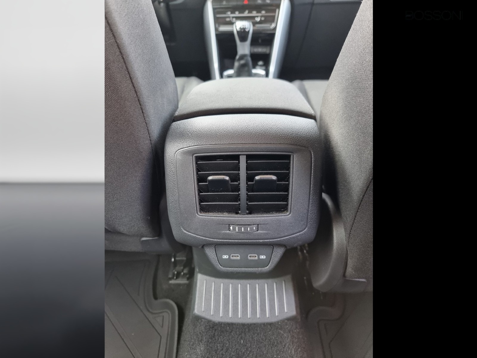 14 - Volkswagen T-Roc 1.0 tsi 110cv life