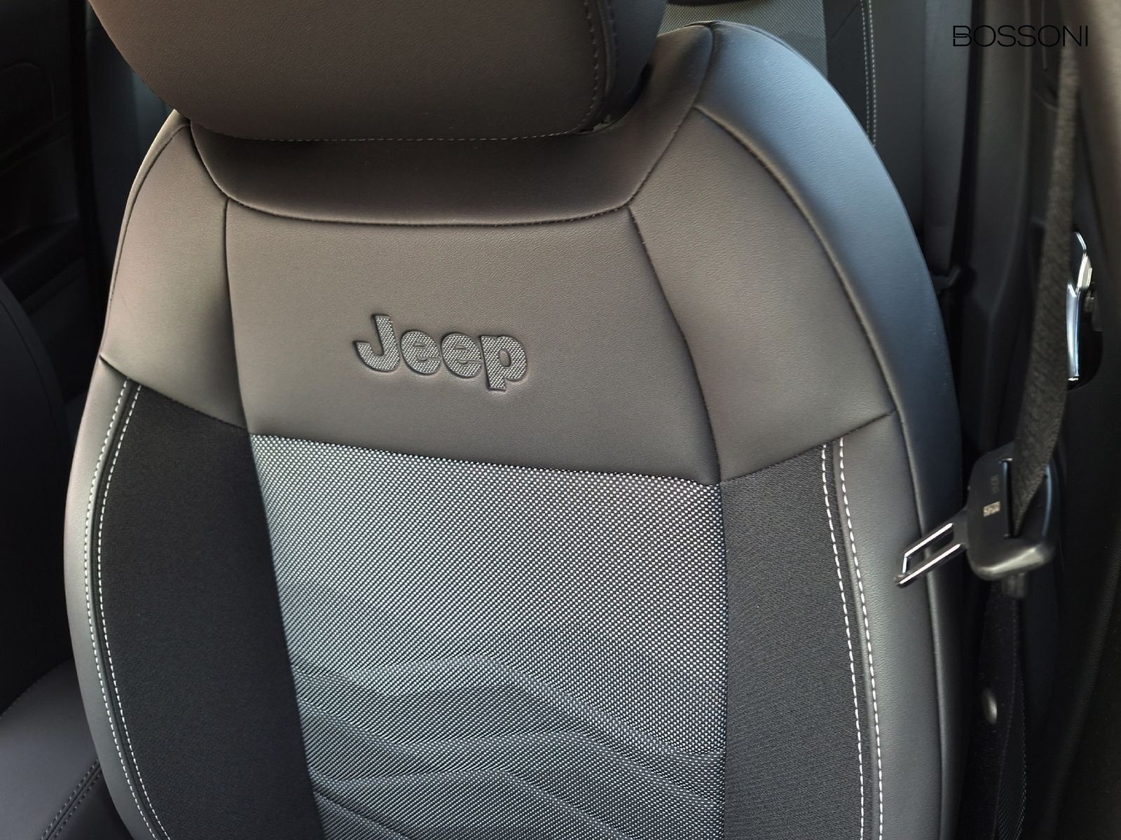 22 - Jeep Avenger 1.2 turbo 100cv altitude fwd