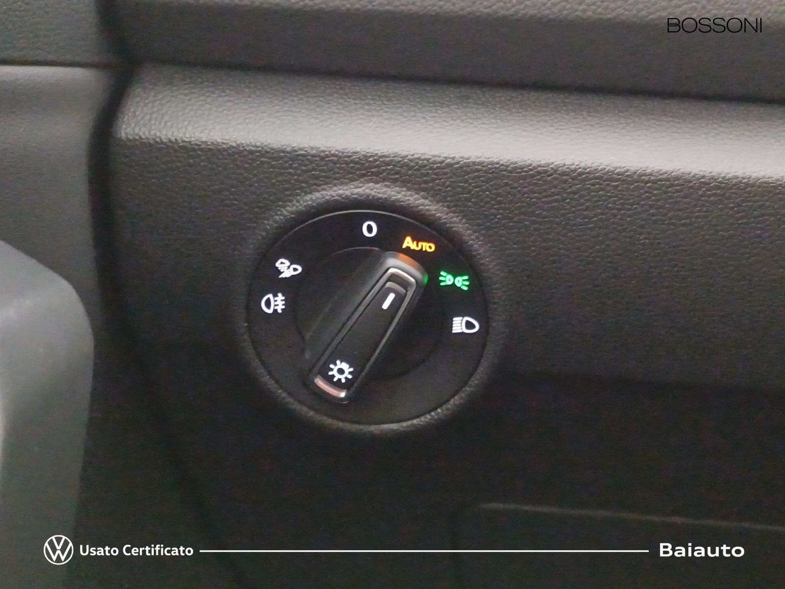 17 - Volkswagen T-Roc 1.5 tsi act style dsg