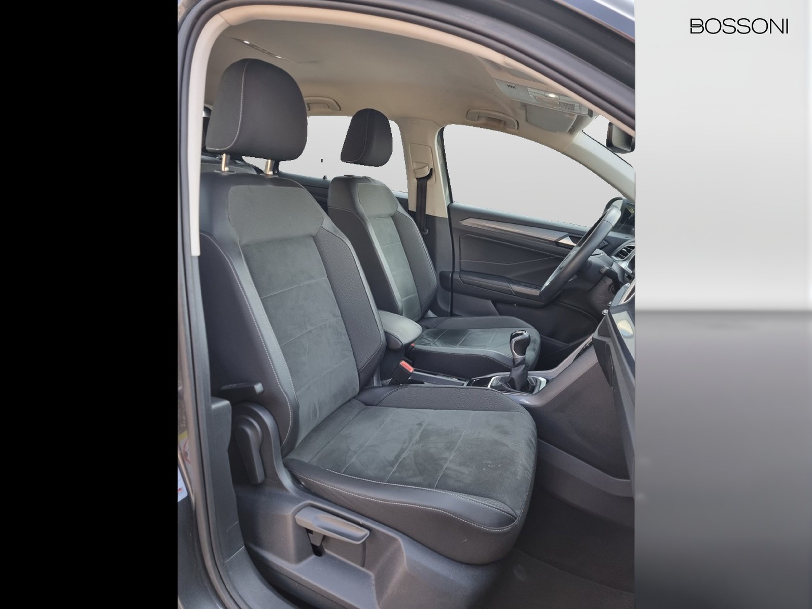 12 - Volkswagen T-Roc 1.0 tsi 110cv style