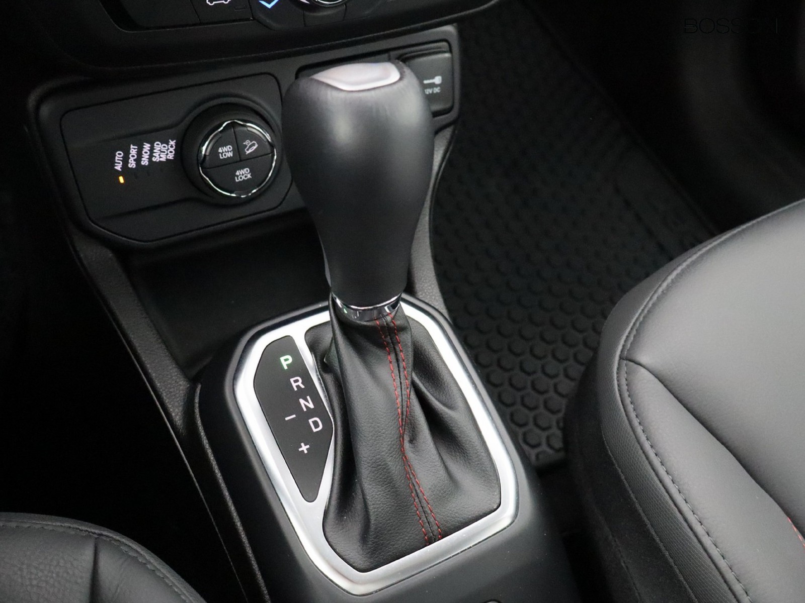 14 - Jeep Renegade 1.3 t4 phev trailhawk 4xe at6