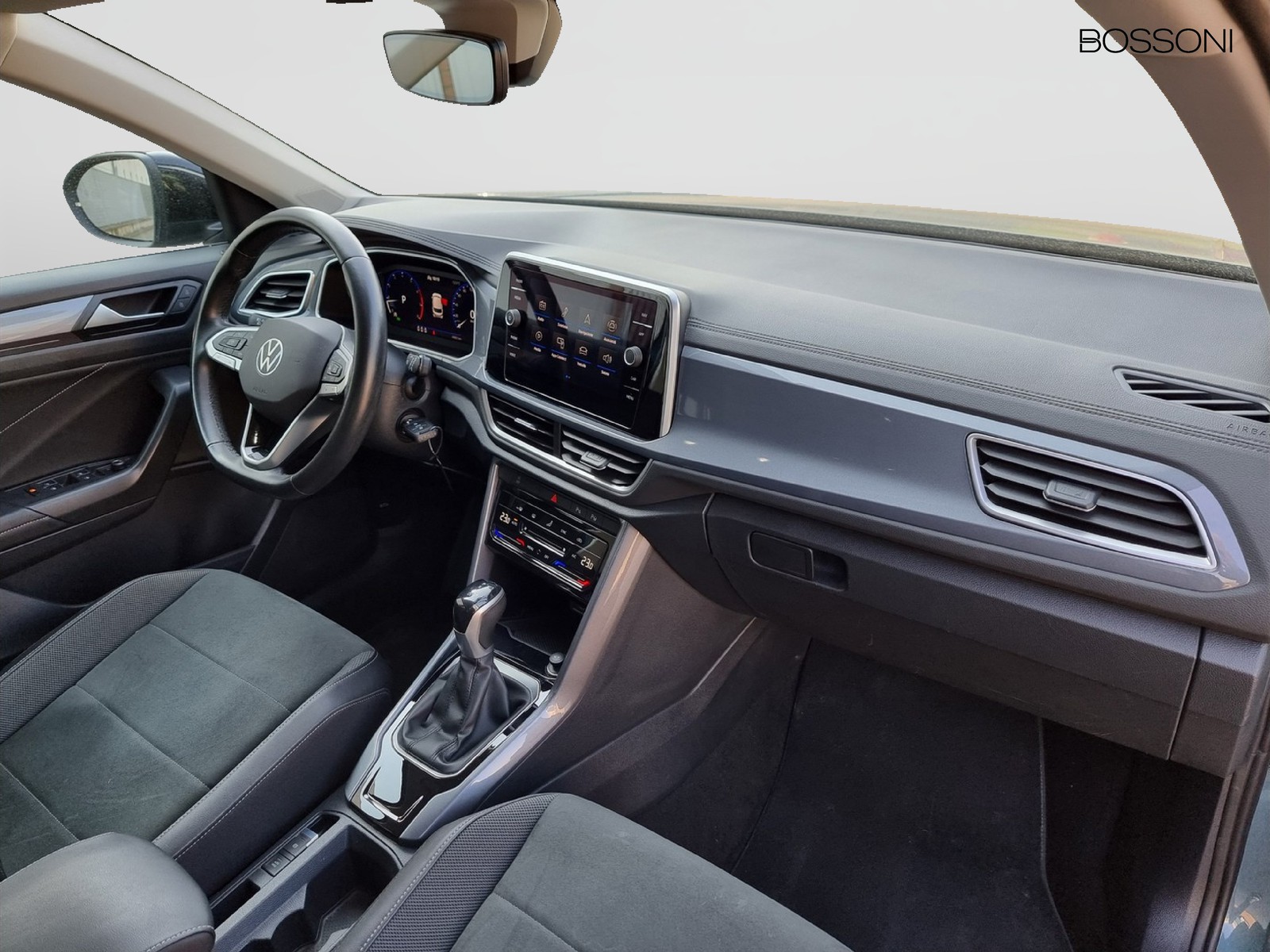 11 - Volkswagen T-Roc 1.5 tsi act style dsg