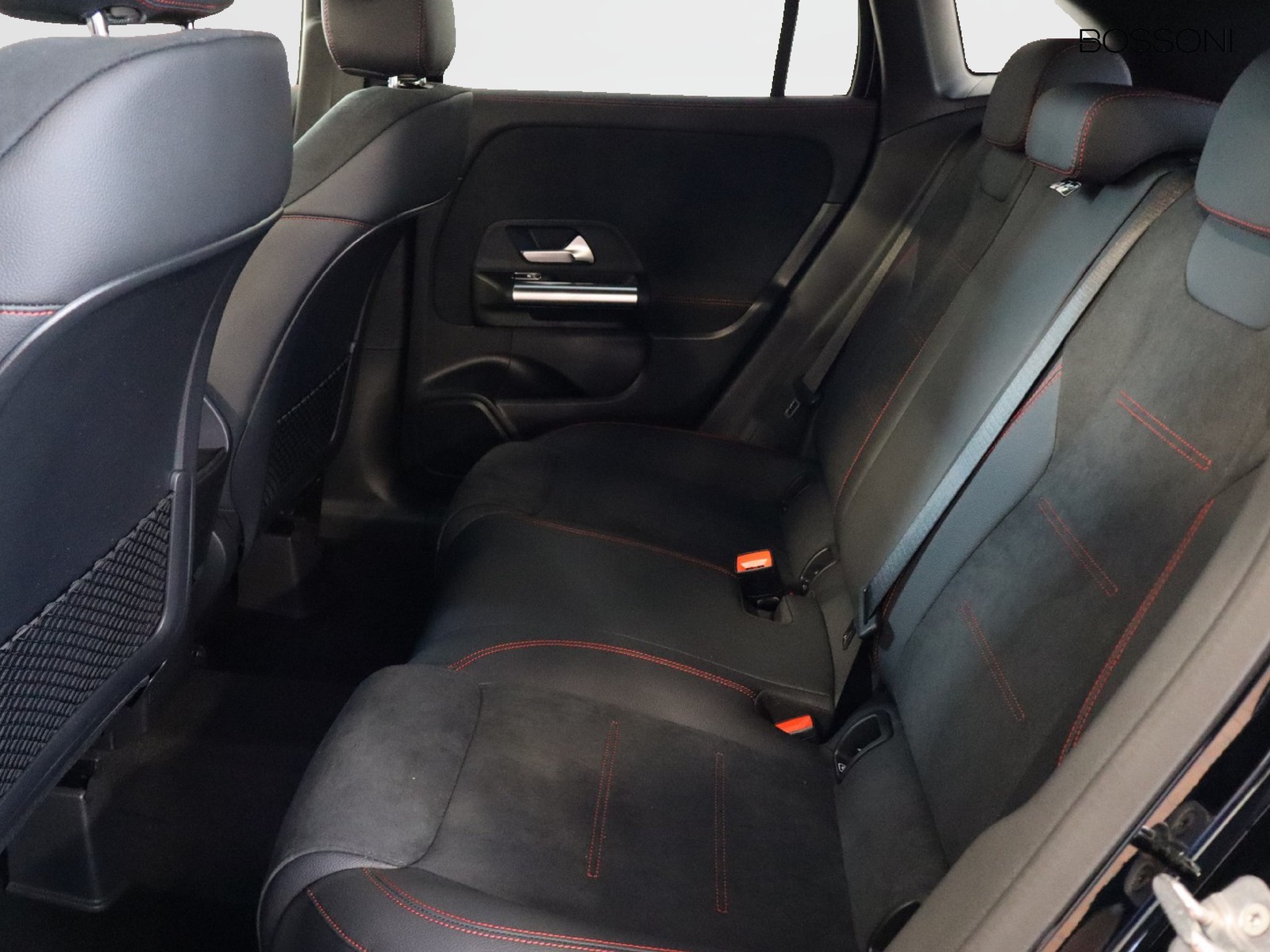 8 - Mercedes GLA 180 d amg line advanced plus 8g-dct