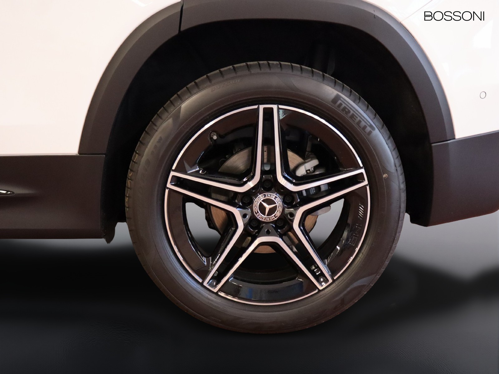 4 - Mercedes GLB 200 d amg line premium 8g-dct
