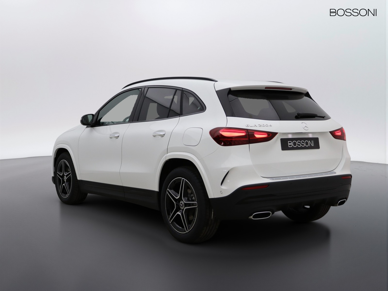 5 - Mercedes GLA 200 d amg line extra 8g-dct