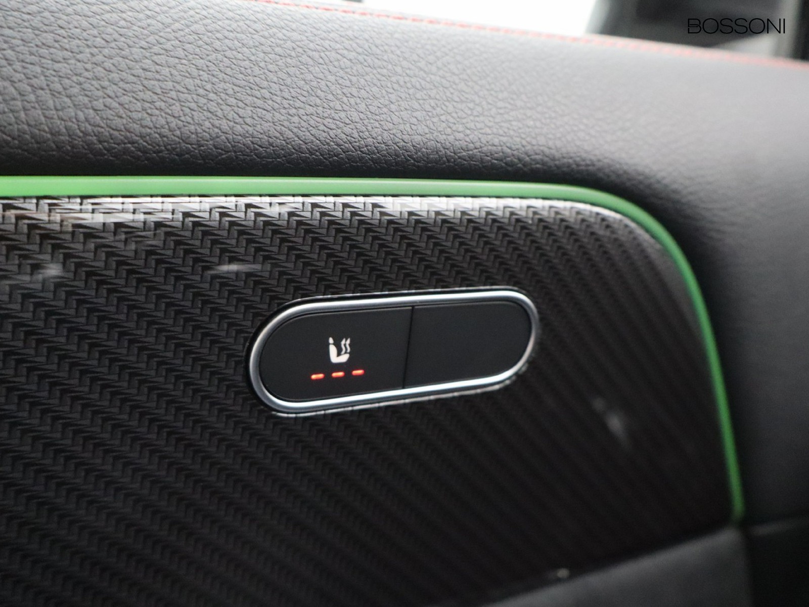 15 - Mercedes GLA 200 d amg line extra 8g-dct