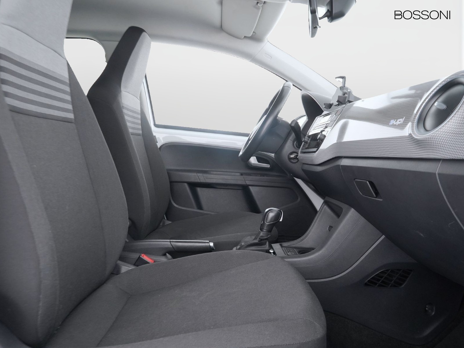 8 - Volkswagen e-up! 5 porte