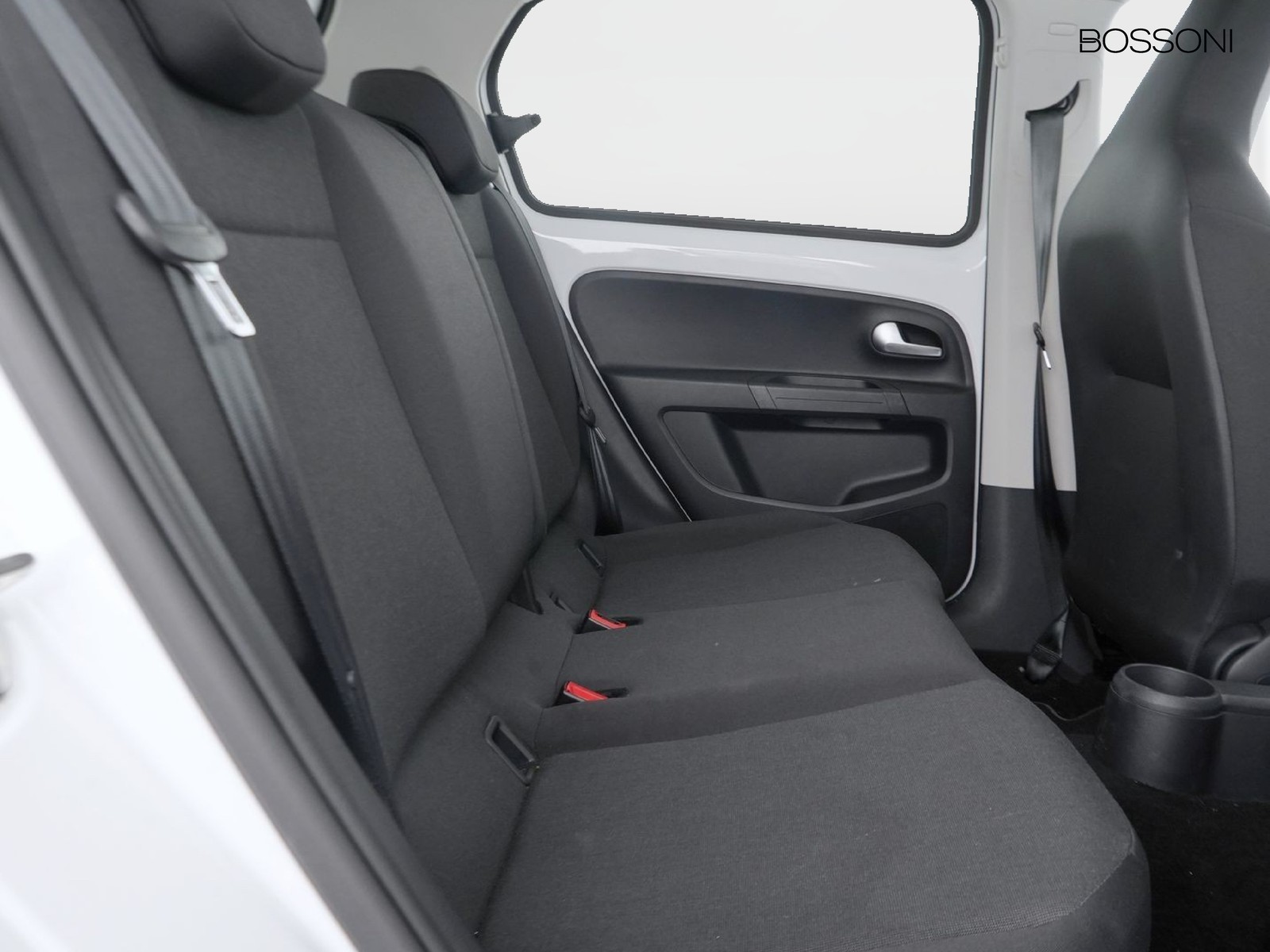 9 - Volkswagen e-up! 5 porte