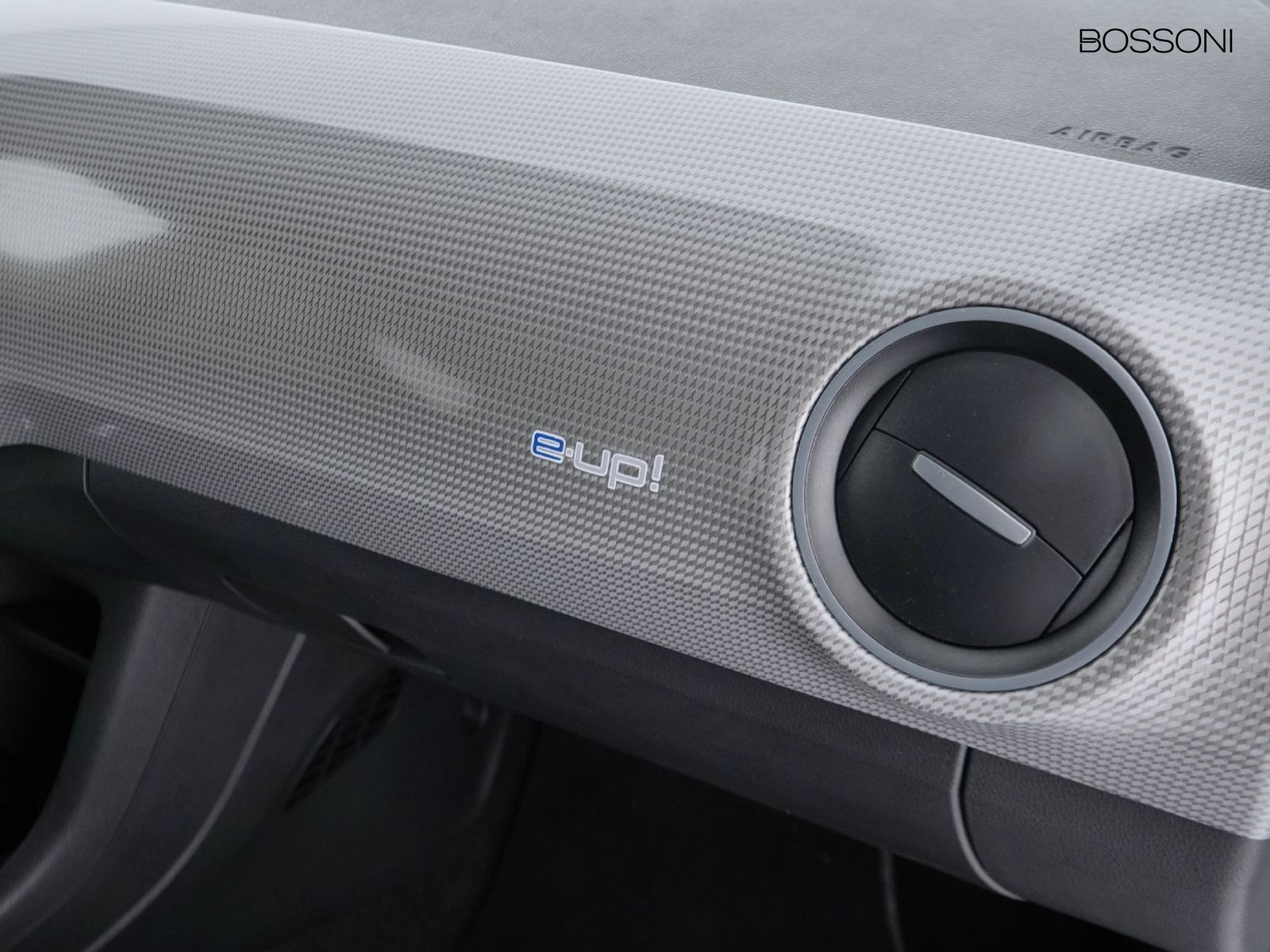 18 - Volkswagen e-up! 5 porte