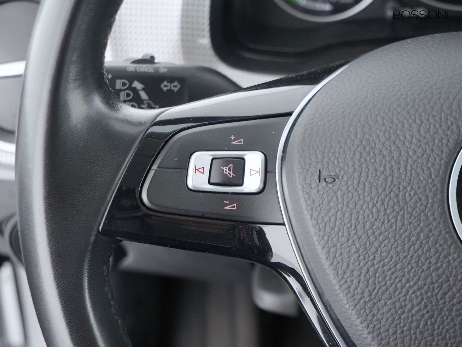 24 - Volkswagen e-up! 5 porte