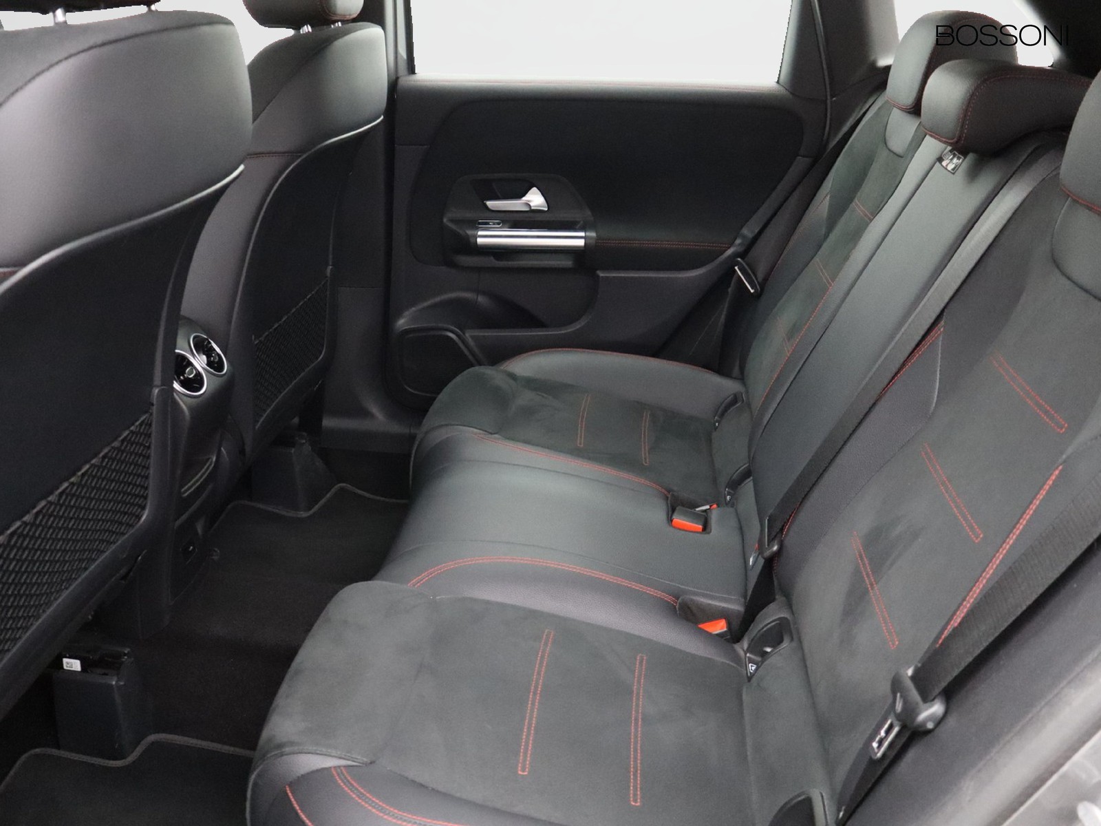 8 - Mercedes Classe B 180 premium 7g-dct