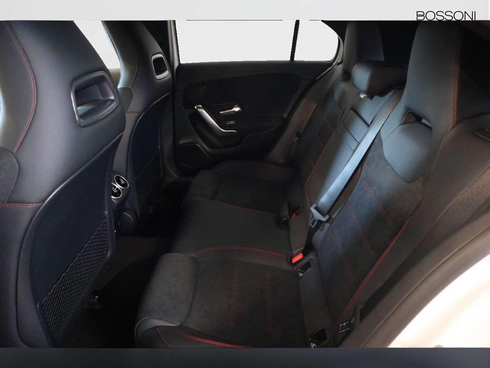 8 - Mercedes Classe A 250 e plug-in-hybrid amg line premium speedshift dct amg 8g