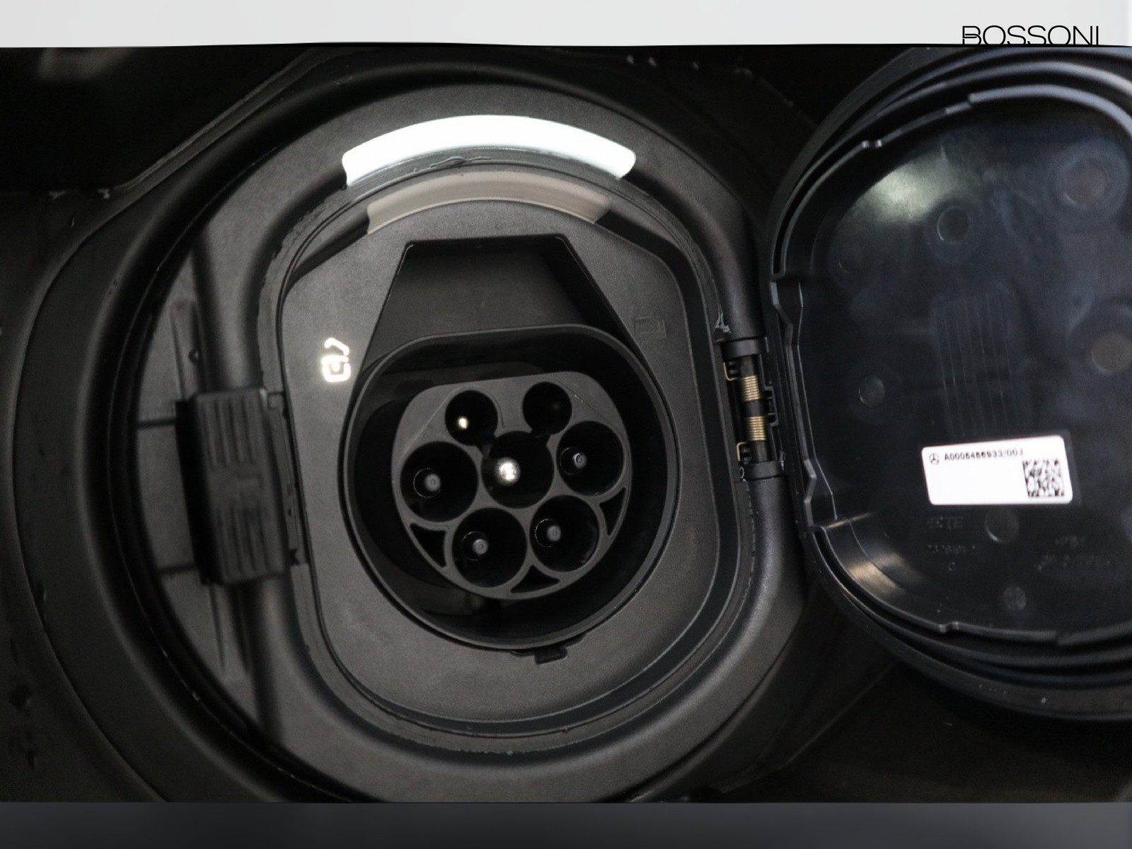 18 - Mercedes Classe A 250 e plug-in-hybrid amg line premium speedshift dct amg 8g