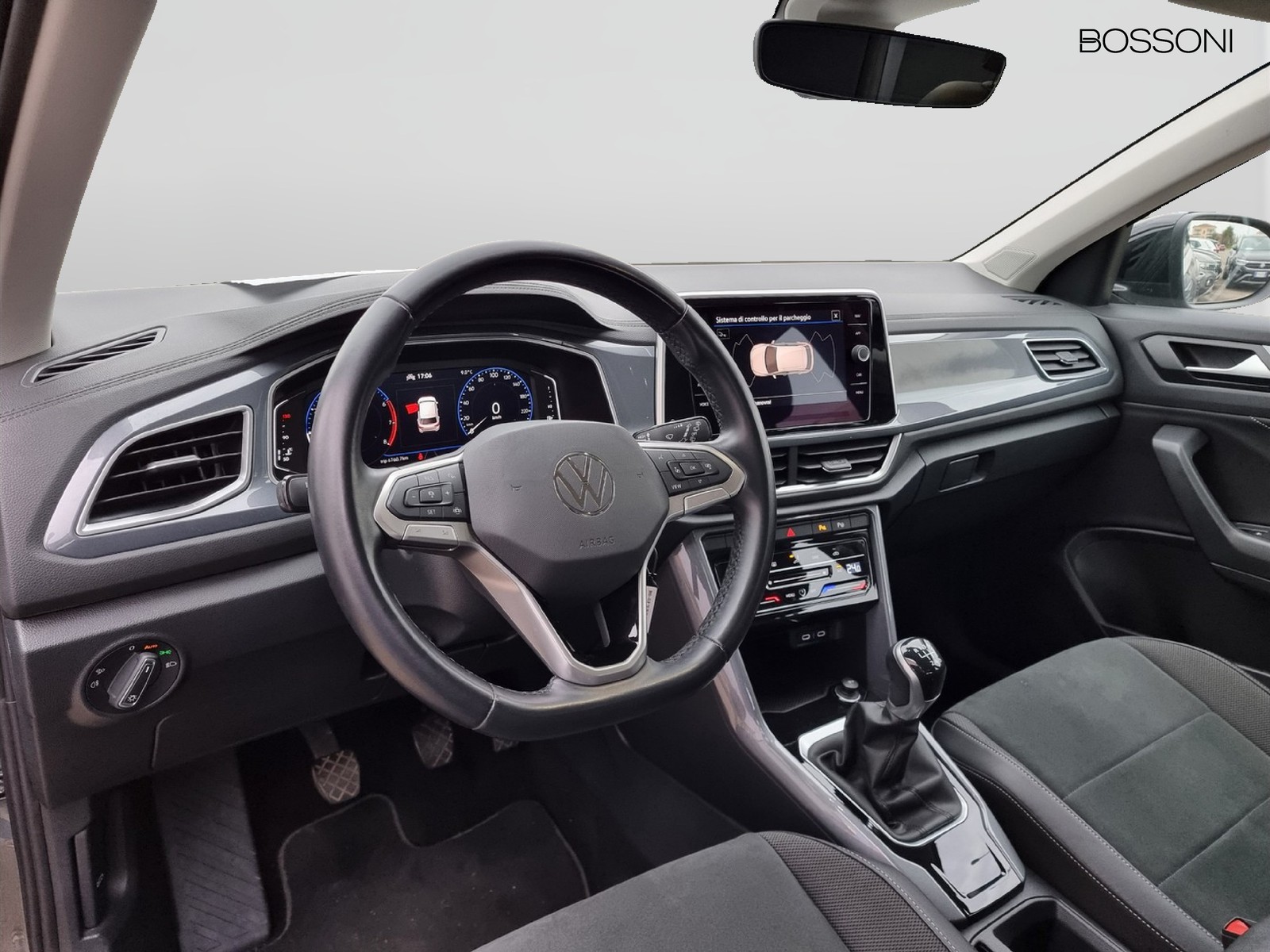 6 - Volkswagen T-Roc 1.0 tsi 110cv style