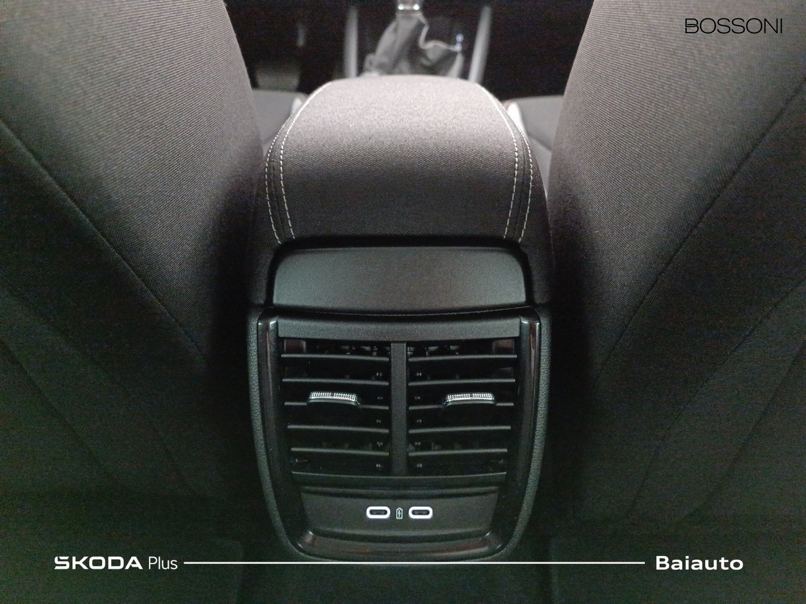 9 - Skoda Kamiq 1.0 tsi 115cv selection