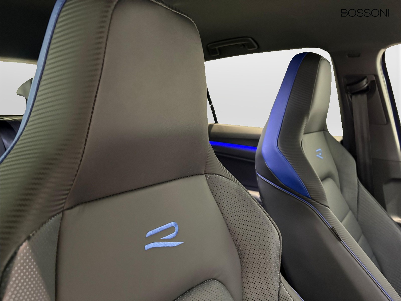 33 - Volkswagen Golf 2.0 tsi 333cv r 4motion dsg