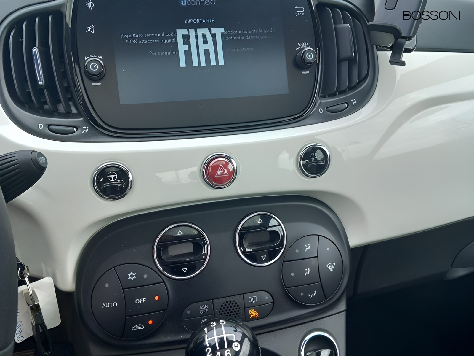 9 - Fiat 500 1.0 firefly hybrid 70cv dolcevita