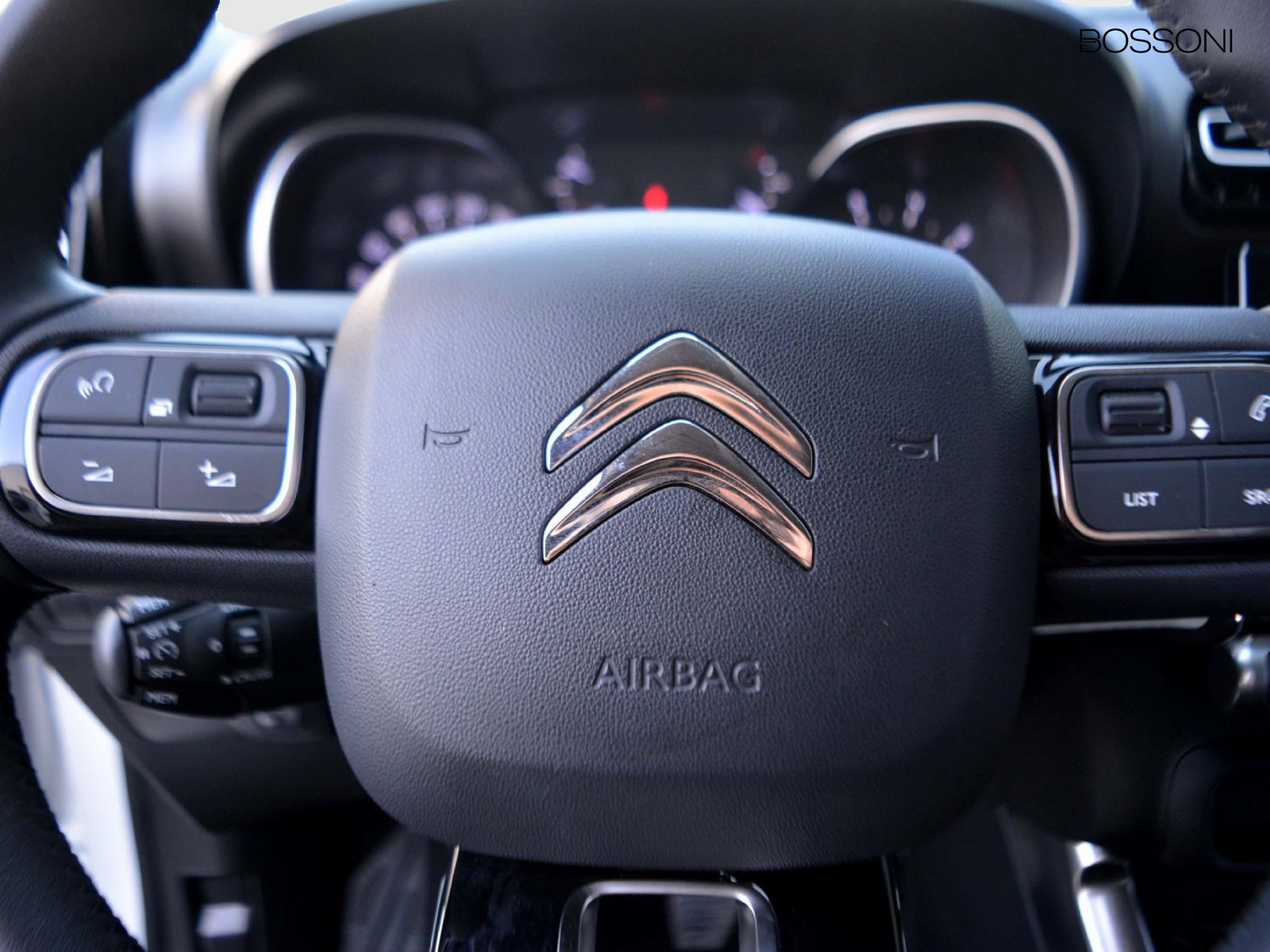 16 - Citroen C3 Aircross 1.2 puretech 110cv plus s&s