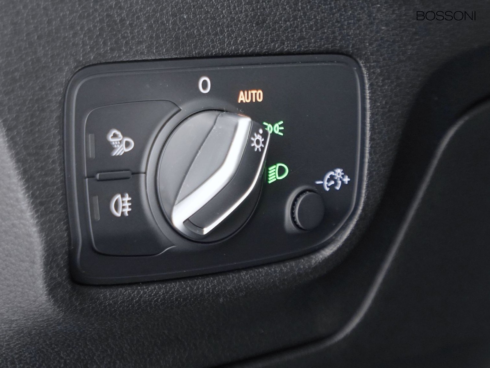 11 - Audi Q2 35 1.5 tfsi s line edition s tronic