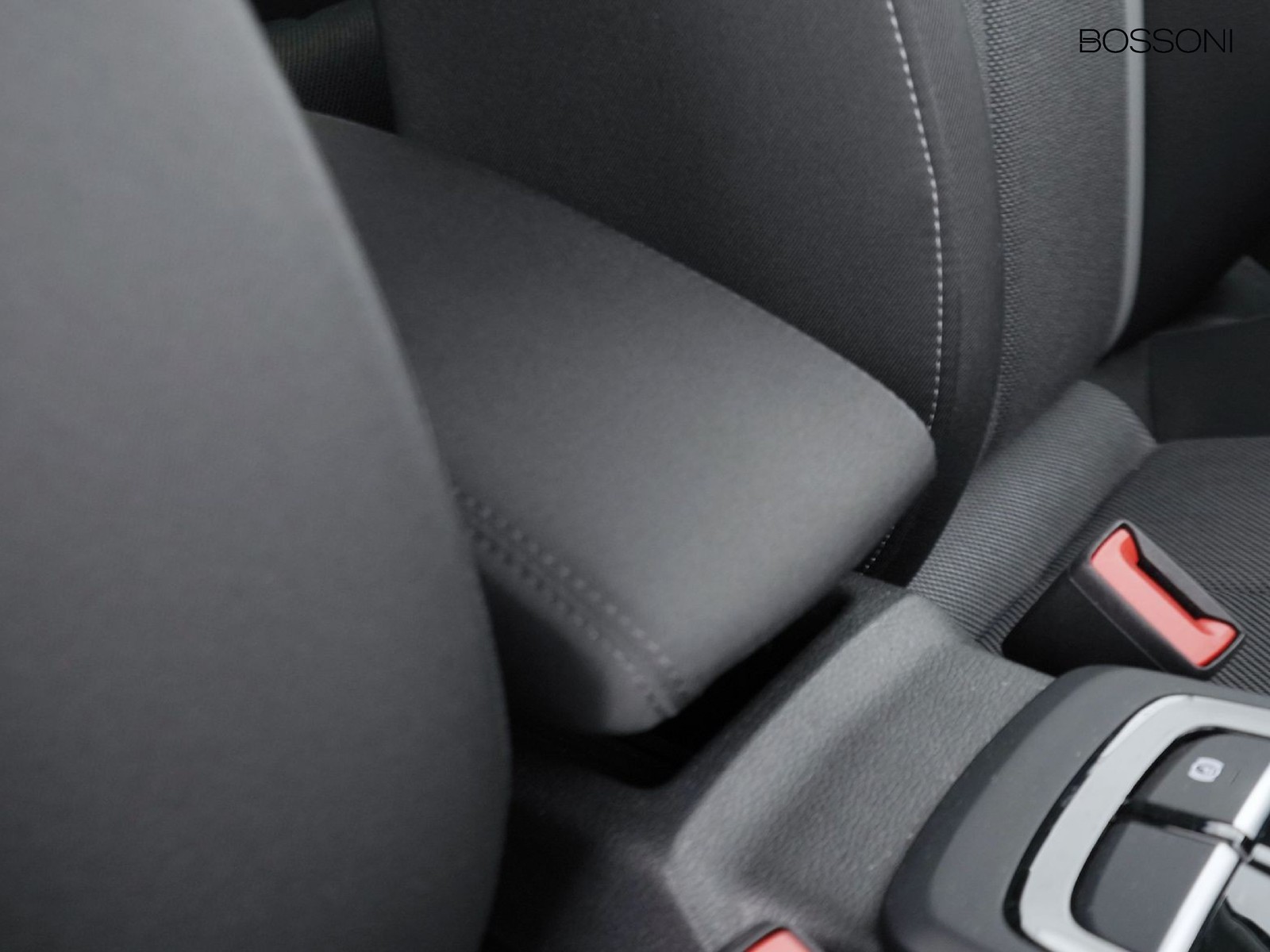 17 - Audi Q2 35 1.5 tfsi s line edition s tronic