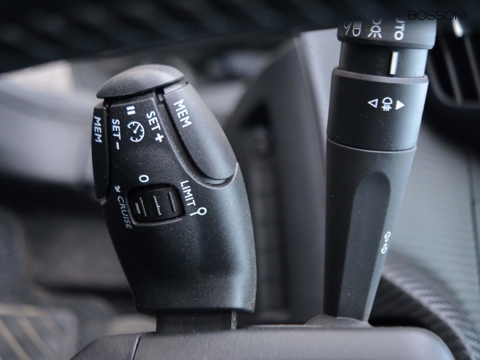 18 - Peugeot 208 1.2 puretech 100cv allure s&s