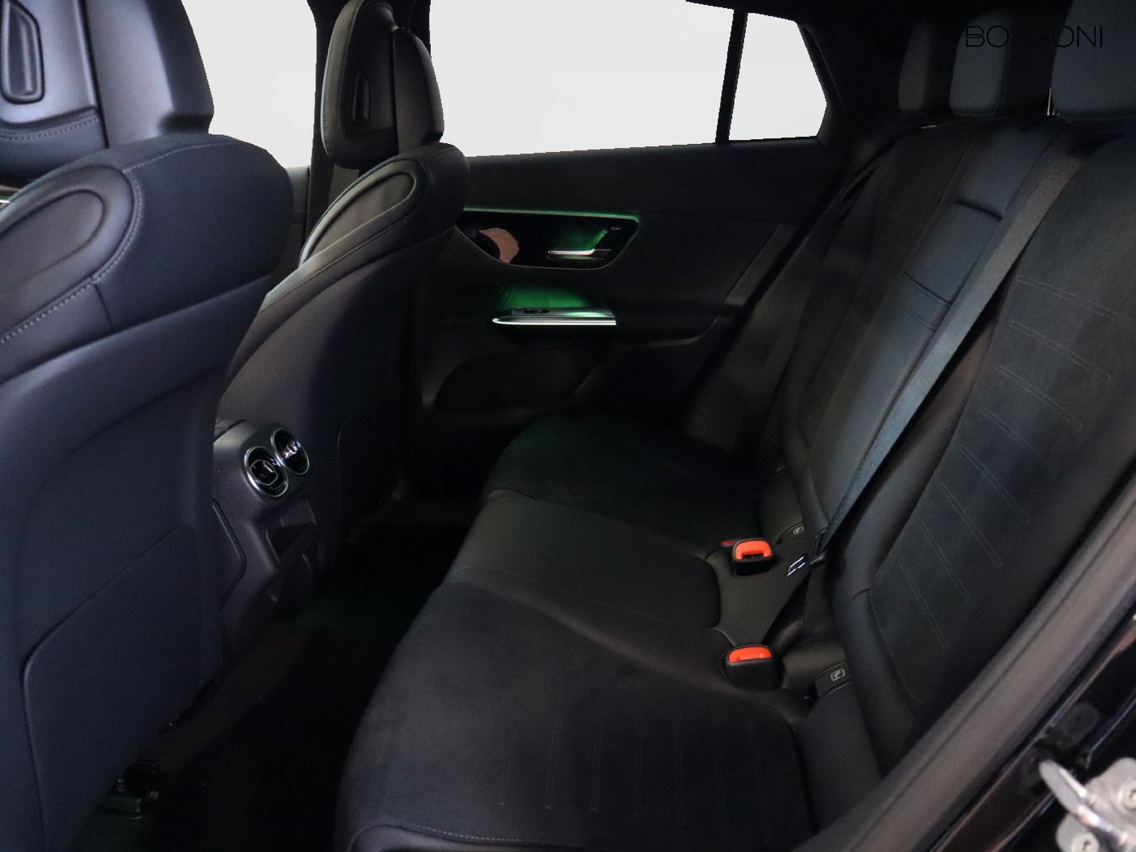 8 - Mercedes GLC coupe 220 d amg line premium 4matic 9g-tronic