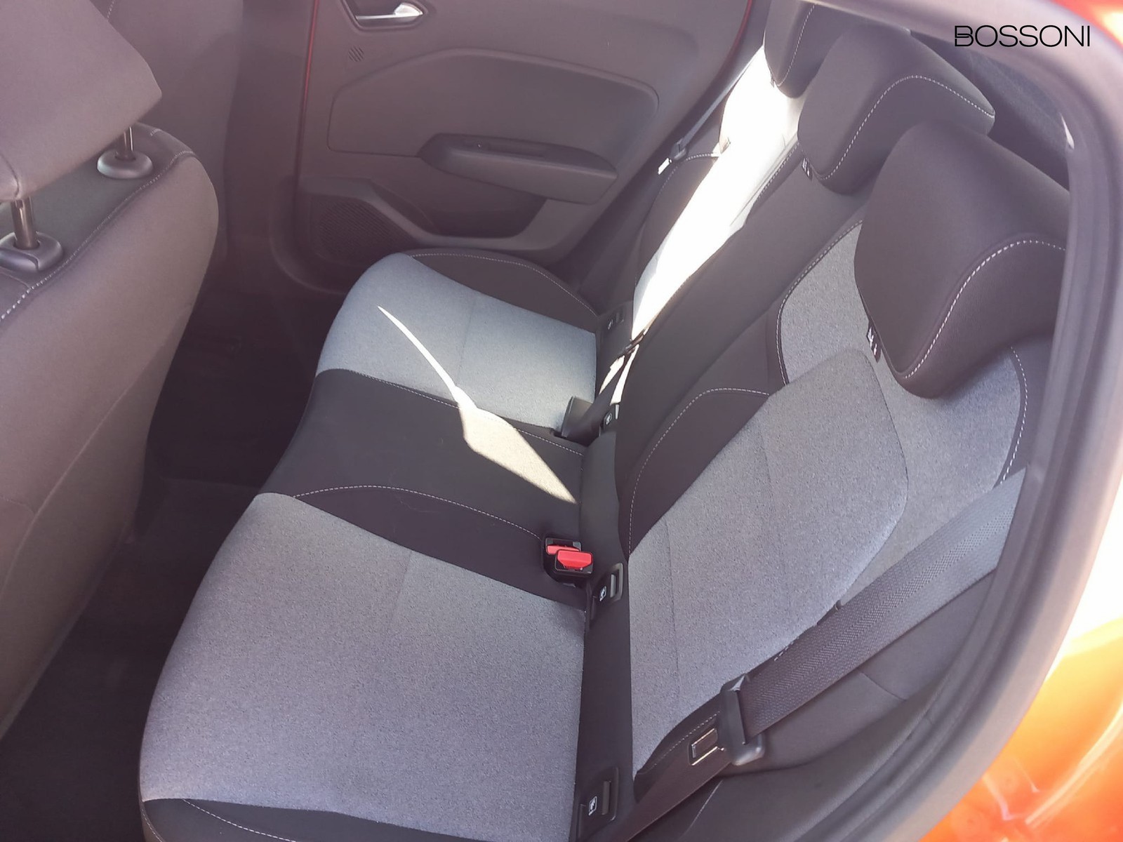 8 - Renault Clio 1.0 tce gpl evolution