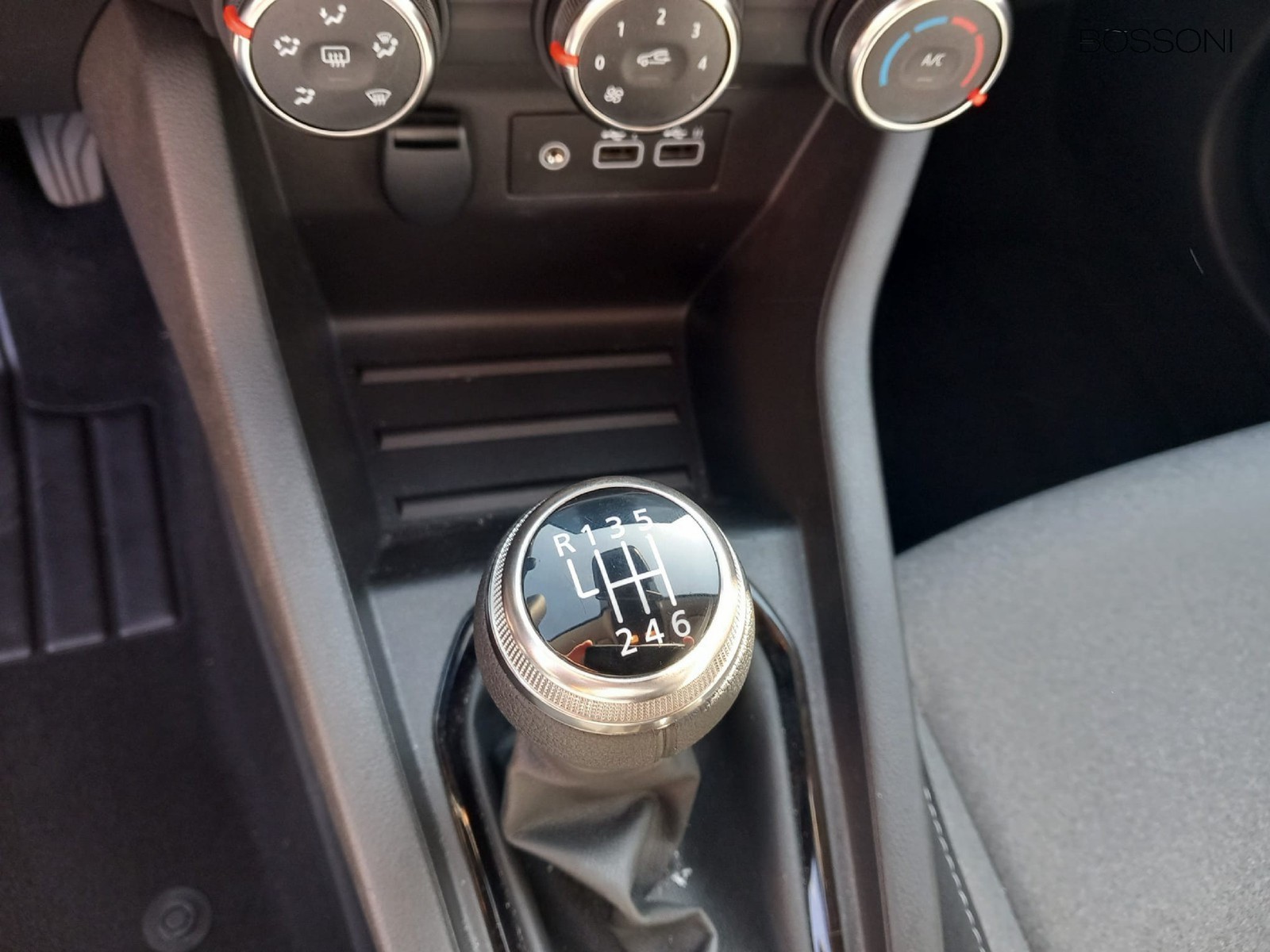 10 - Renault Clio 1.0 tce gpl evolution