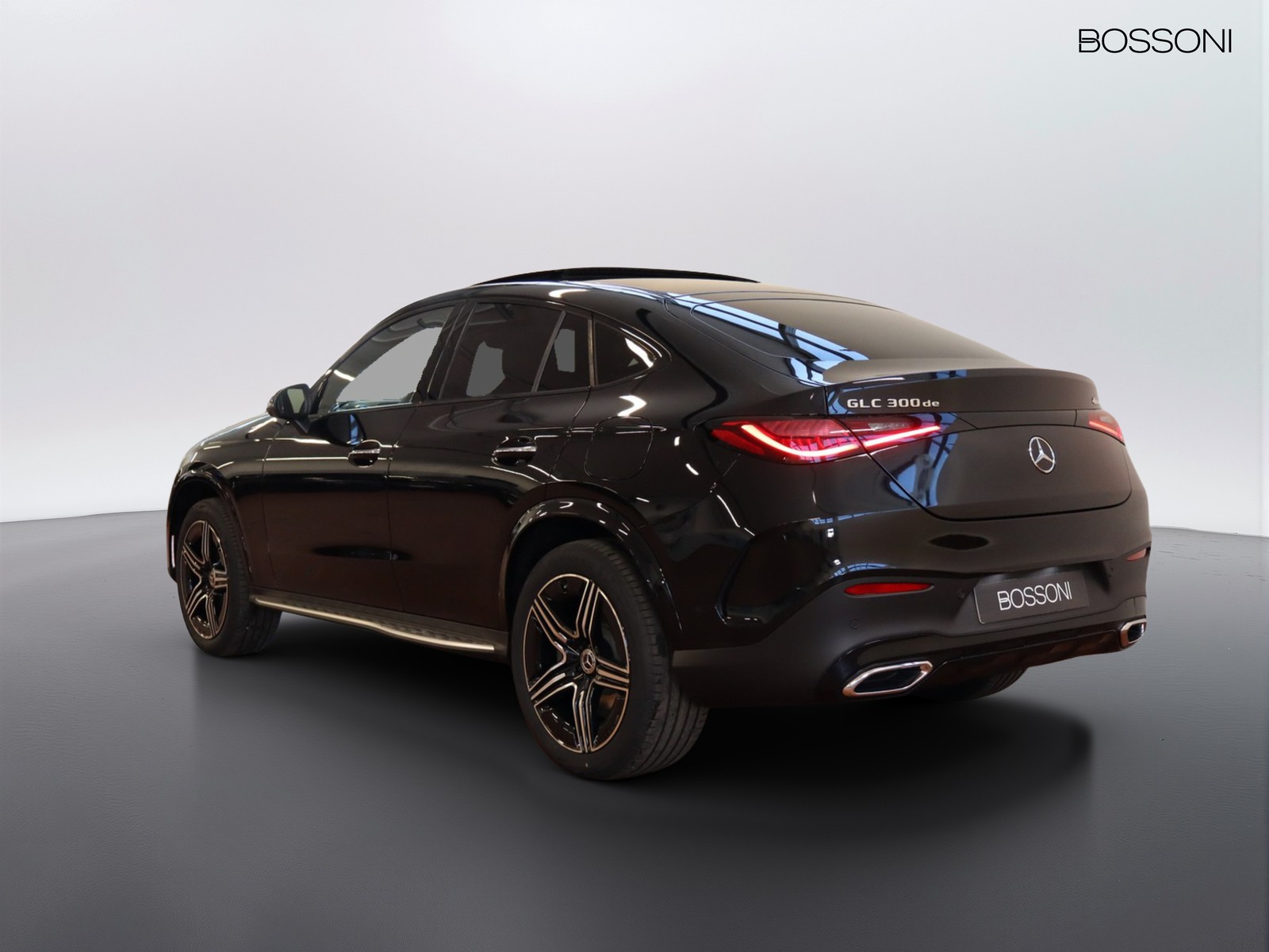 5 - Mercedes GLC coupe 300 de plug in hybrid amg line premium tech 4matic 9g-tronic