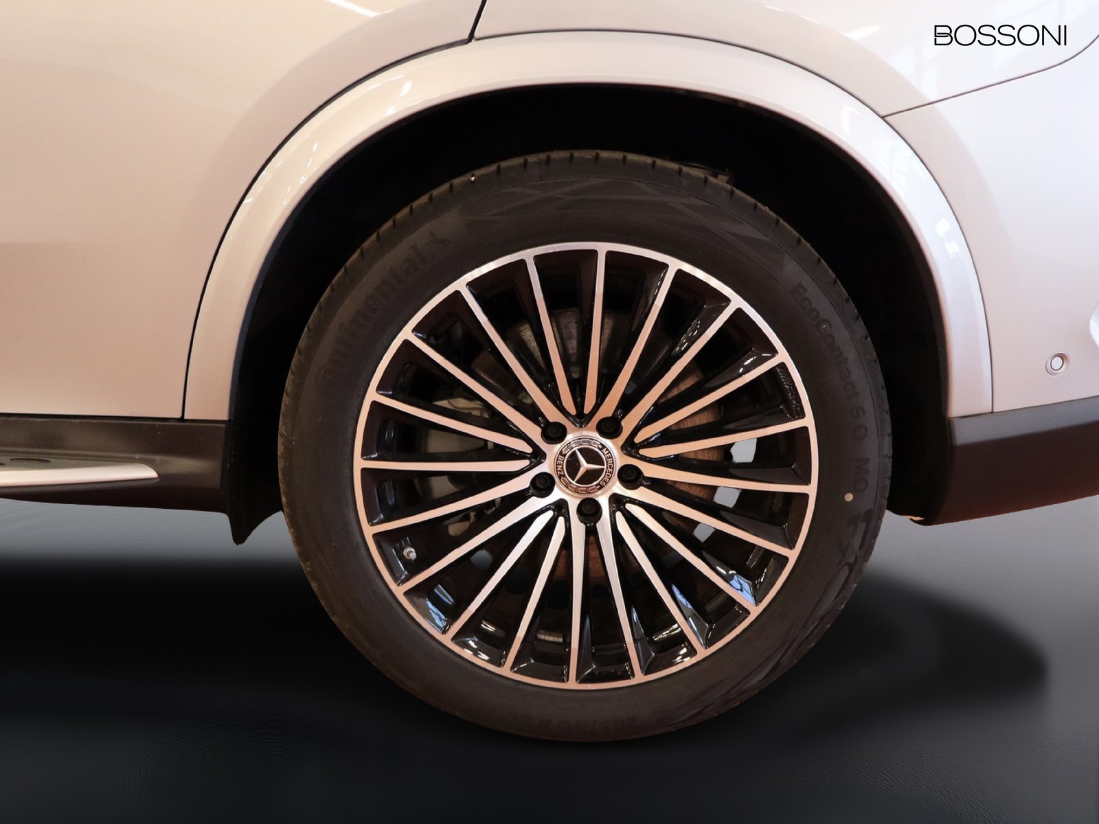 4 - Mercedes GLC suv 300 de plug in hybrid amg line advanced 4matic 9g-tronic