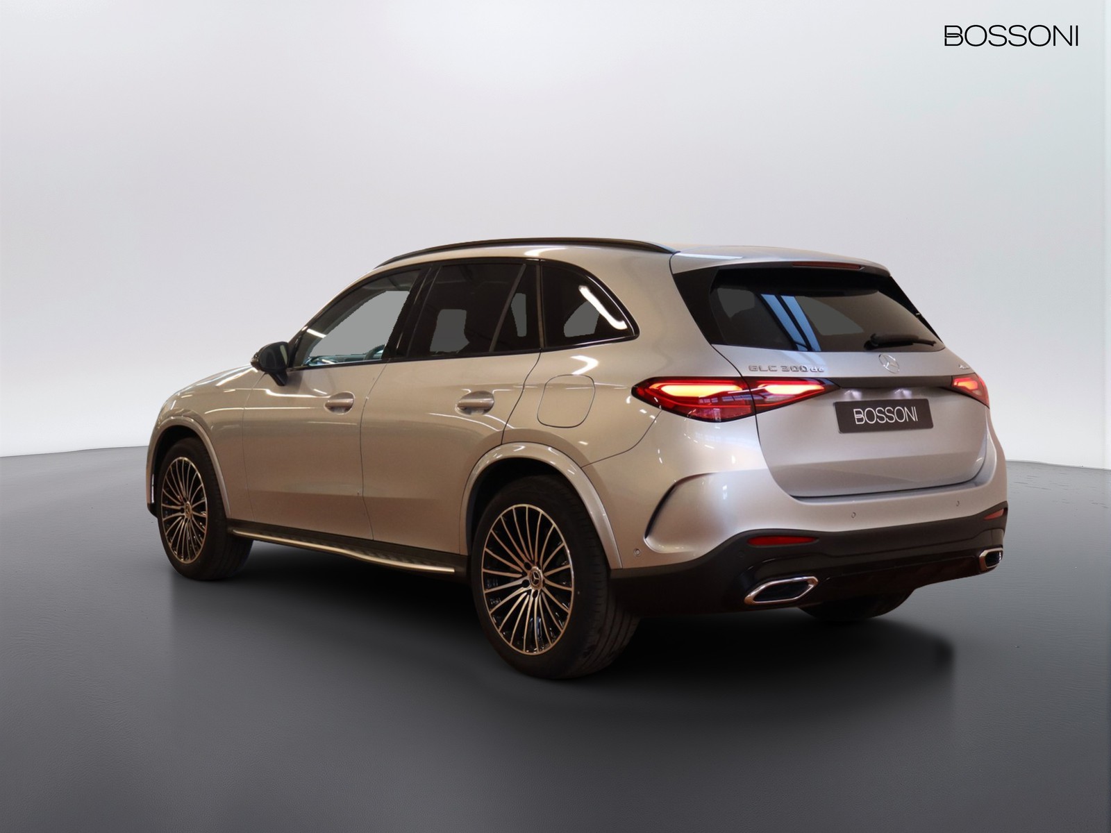 5 - Mercedes GLC suv 300 de plug in hybrid amg line advanced 4matic 9g-tronic