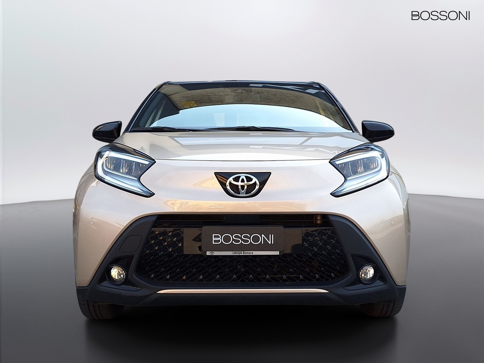 2 - Toyota Aygo x 1.0 72cv lounge s-cvt