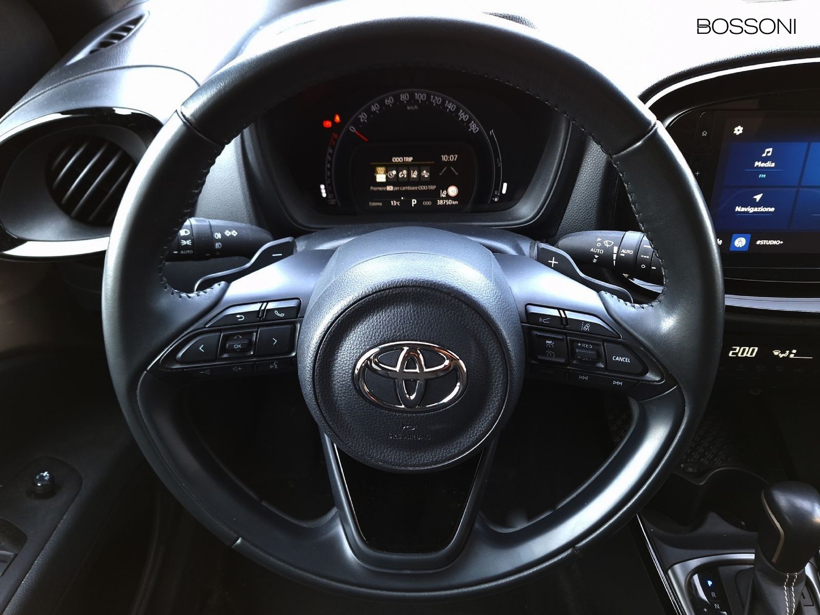 9 - Toyota Aygo x 1.0 72cv lounge s-cvt