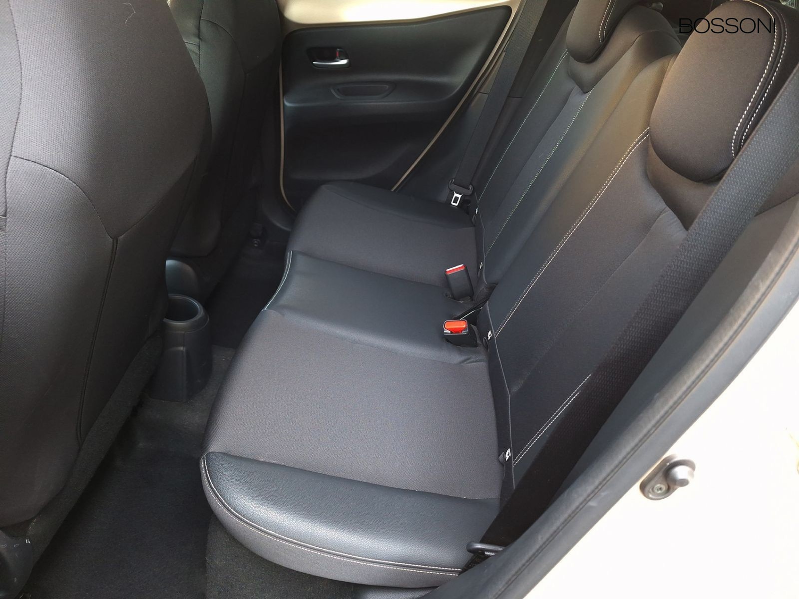 12 - Toyota Aygo x 1.0 72cv lounge s-cvt