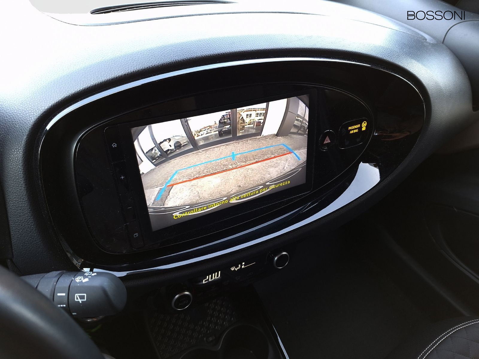 17 - Toyota Aygo x 1.0 72cv lounge s-cvt