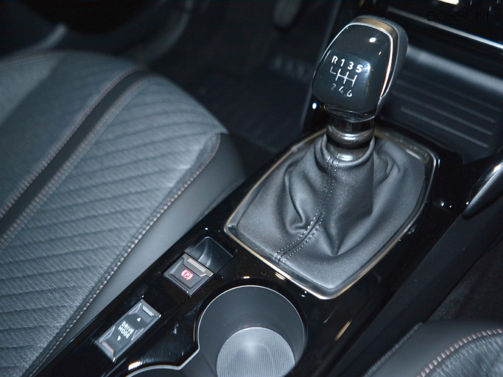 17 - Peugeot 2008 1.2 puretech 100cv allure s&s