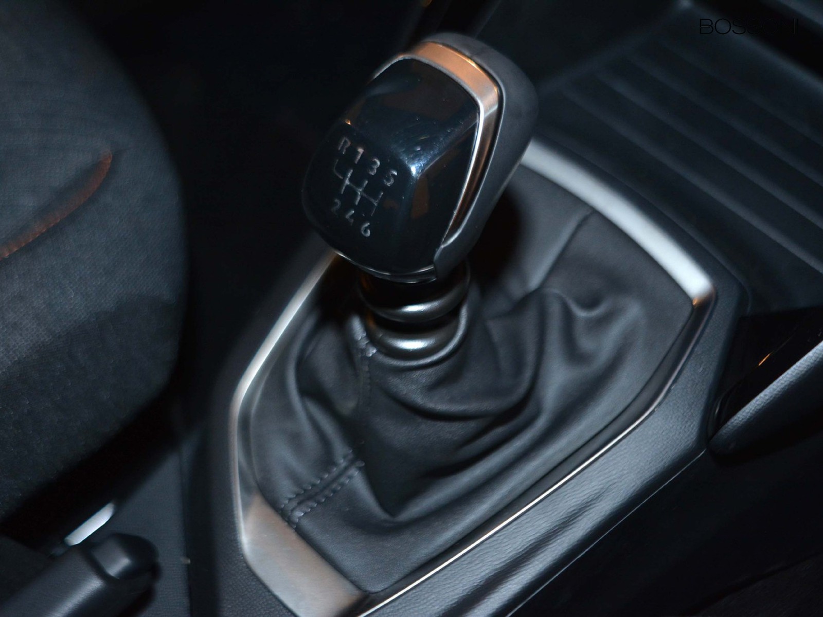 12 - Peugeot 208 1.2 puretech 100cv style s&s