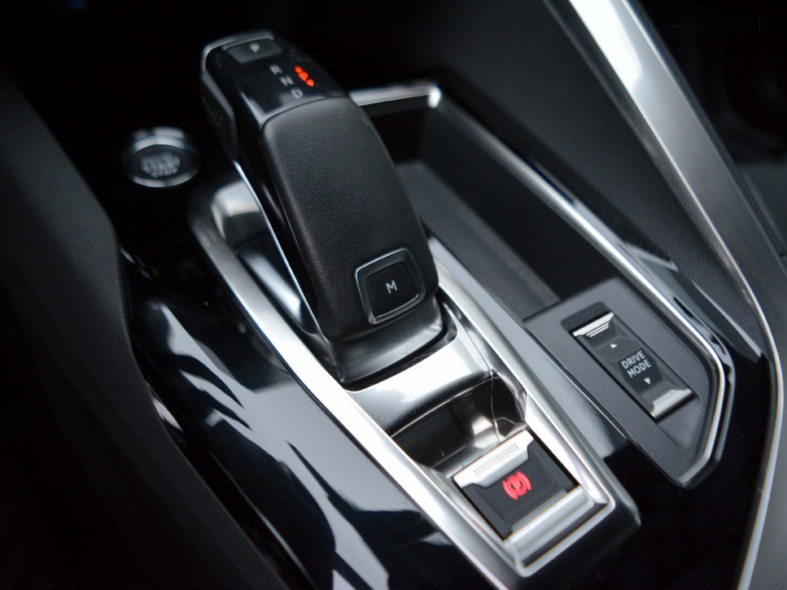 18 - Peugeot 3008 1.2 puretech turbo gt eat8 s&s