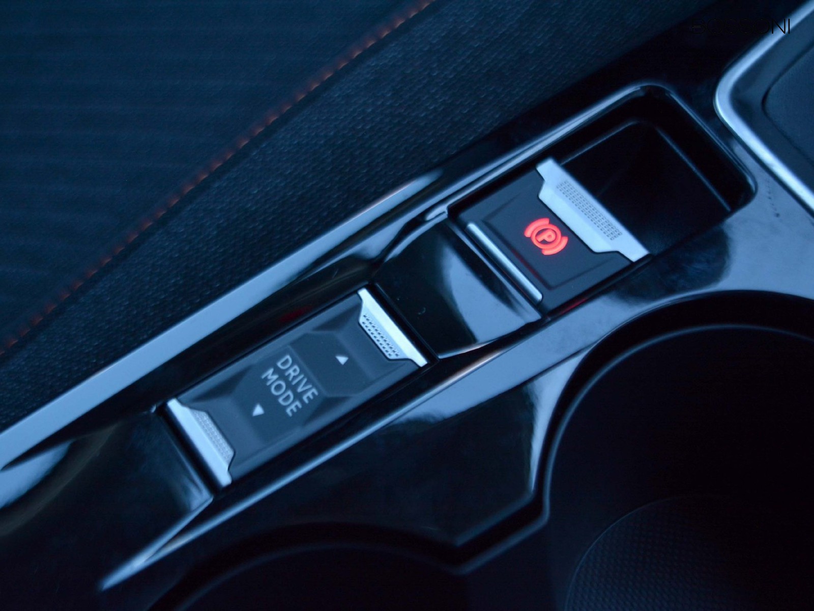 20 - Peugeot 208 1.2 puretech 100cv business s&s