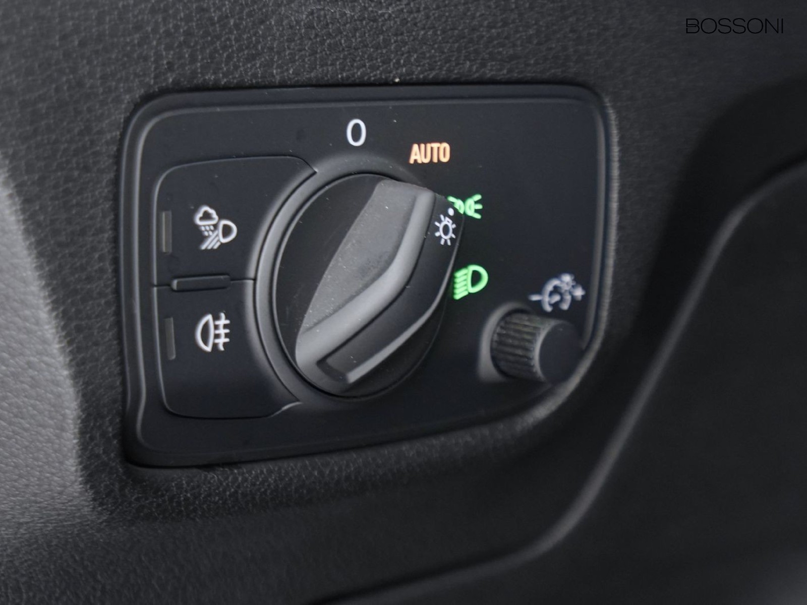 11 - Audi Q2 30 2.0 tdi admired advanced s tronic