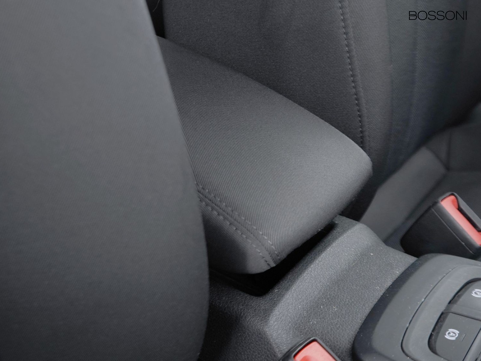 17 - Audi Q2 30 2.0 tdi admired advanced s tronic