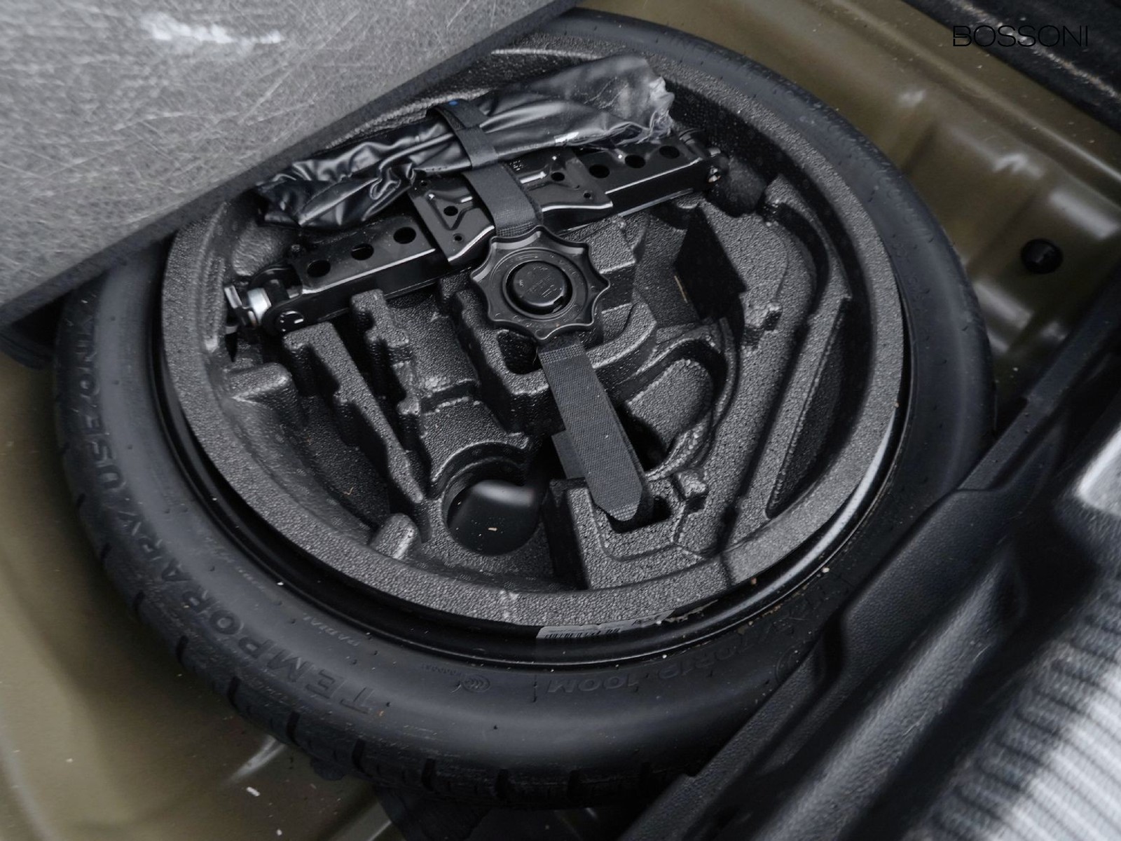 32 - Audi Q2 30 2.0 tdi admired advanced s tronic