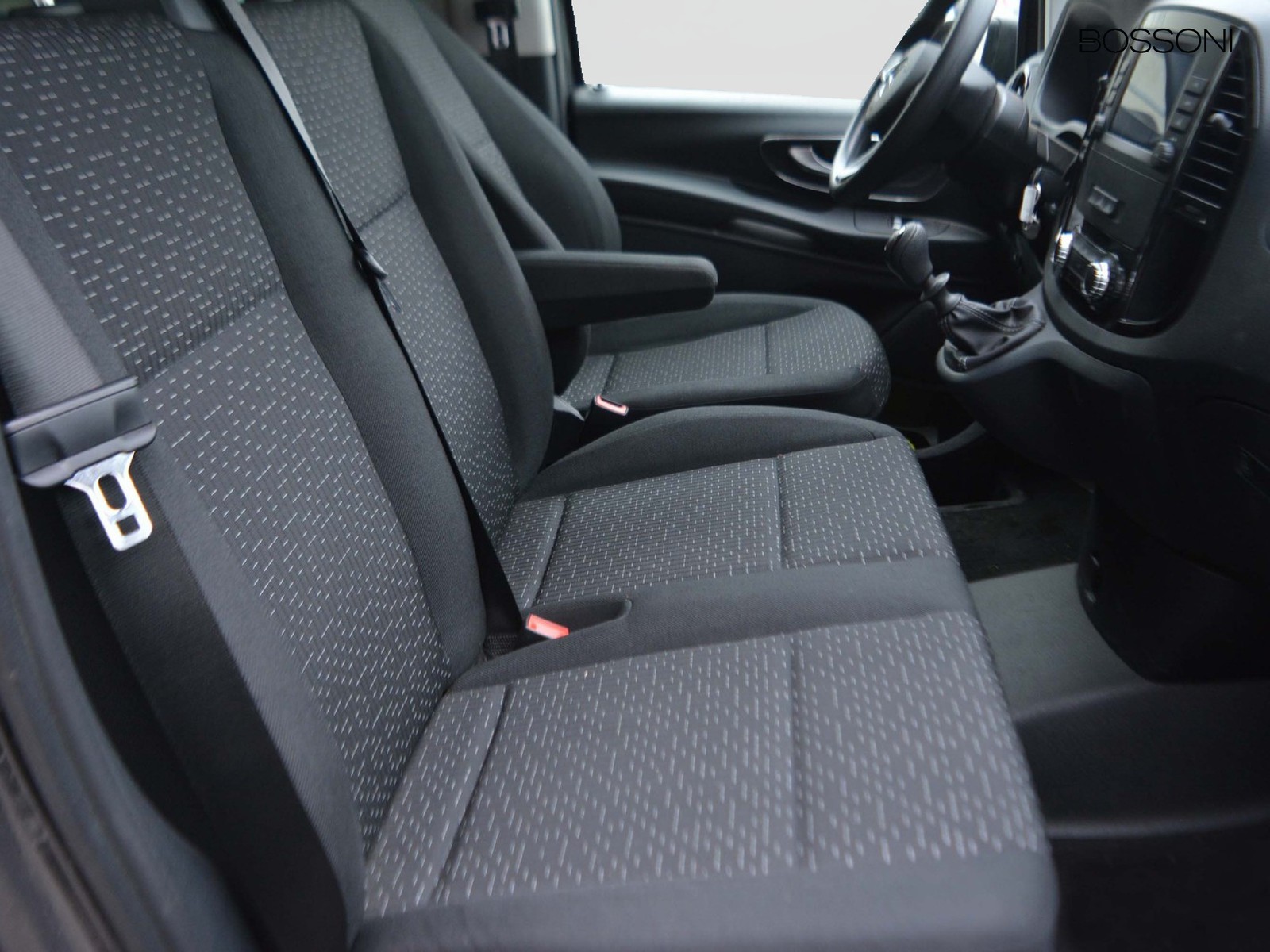 5 - Mercedes Vans Vito 114 cdi compact fwd mixto my20