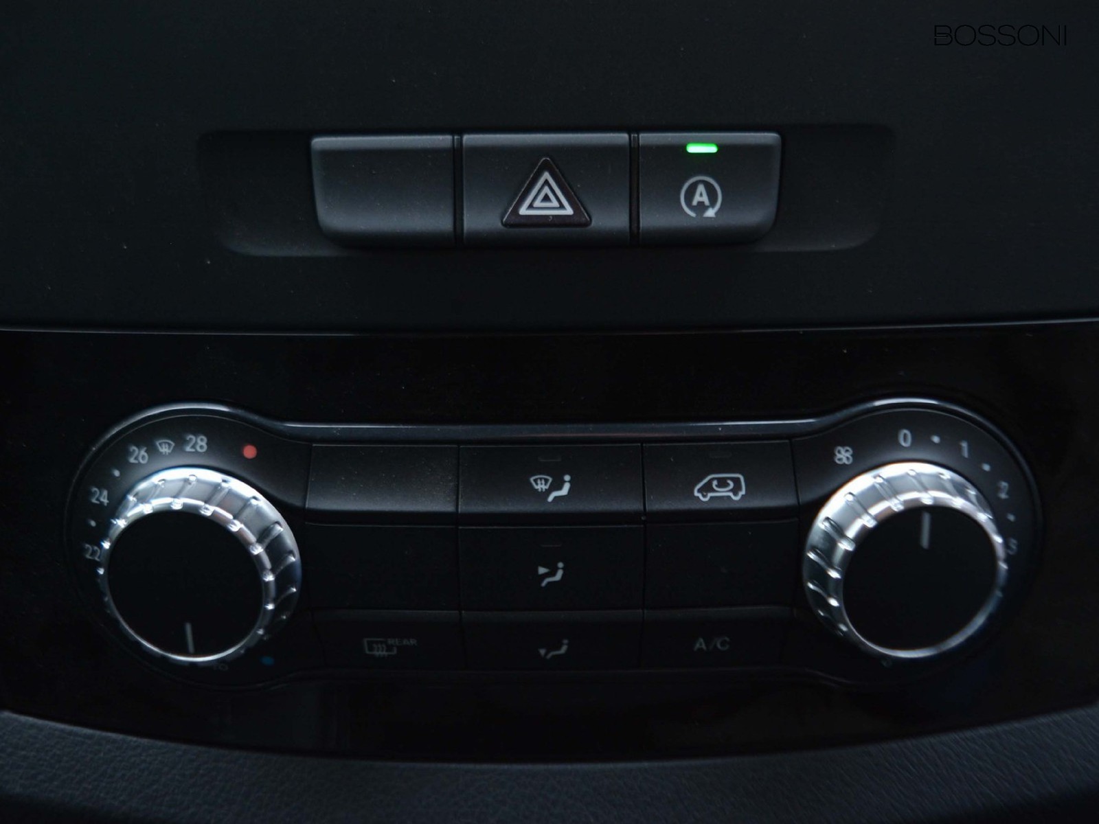 11 - Mercedes Vans Vito 114 cdi compact fwd mixto my20