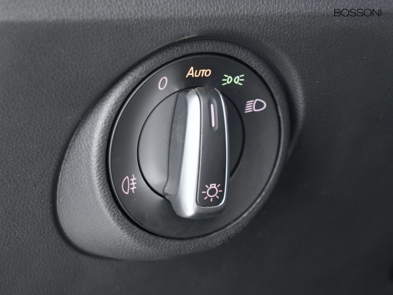 16 - Volkswagen e-up! 5 porte