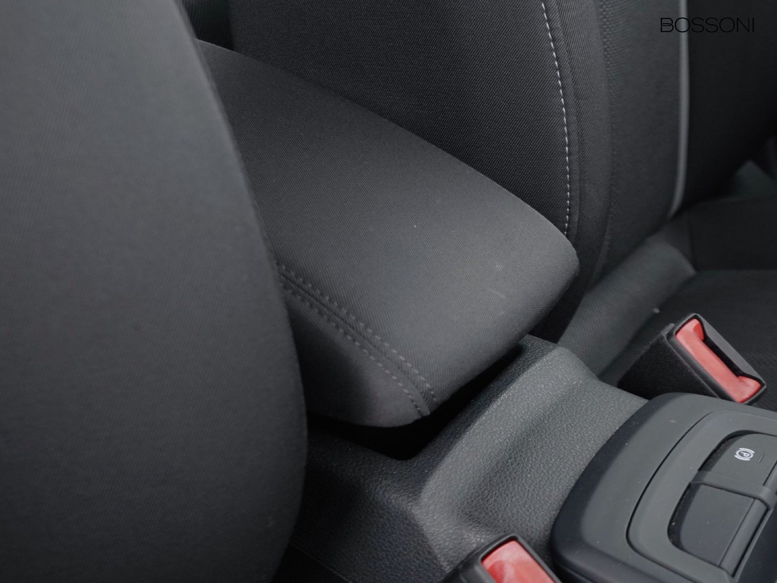 17 - Audi Q2 30 1.6 tdi admired s tronic my20